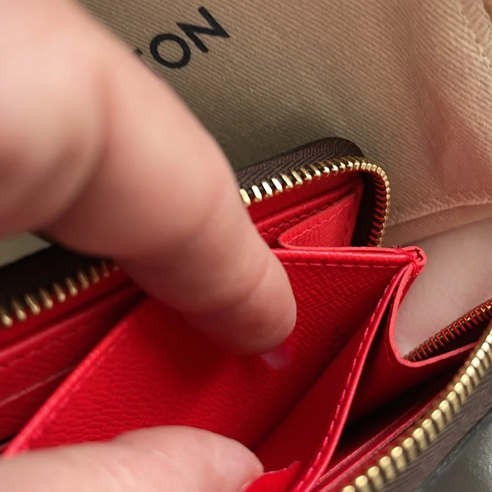 Louis Vuitton Monogram Vivienne zippy wallet 2019 limited edition red Interior - Picture 7 of 8